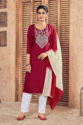MAGIC MOMENTS HER 7.0 - MAROON PURE VISCOSE WEAVING STRIP WITH EMBROIDERED NECK