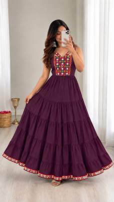 Sleeveless rayon gown for navratri